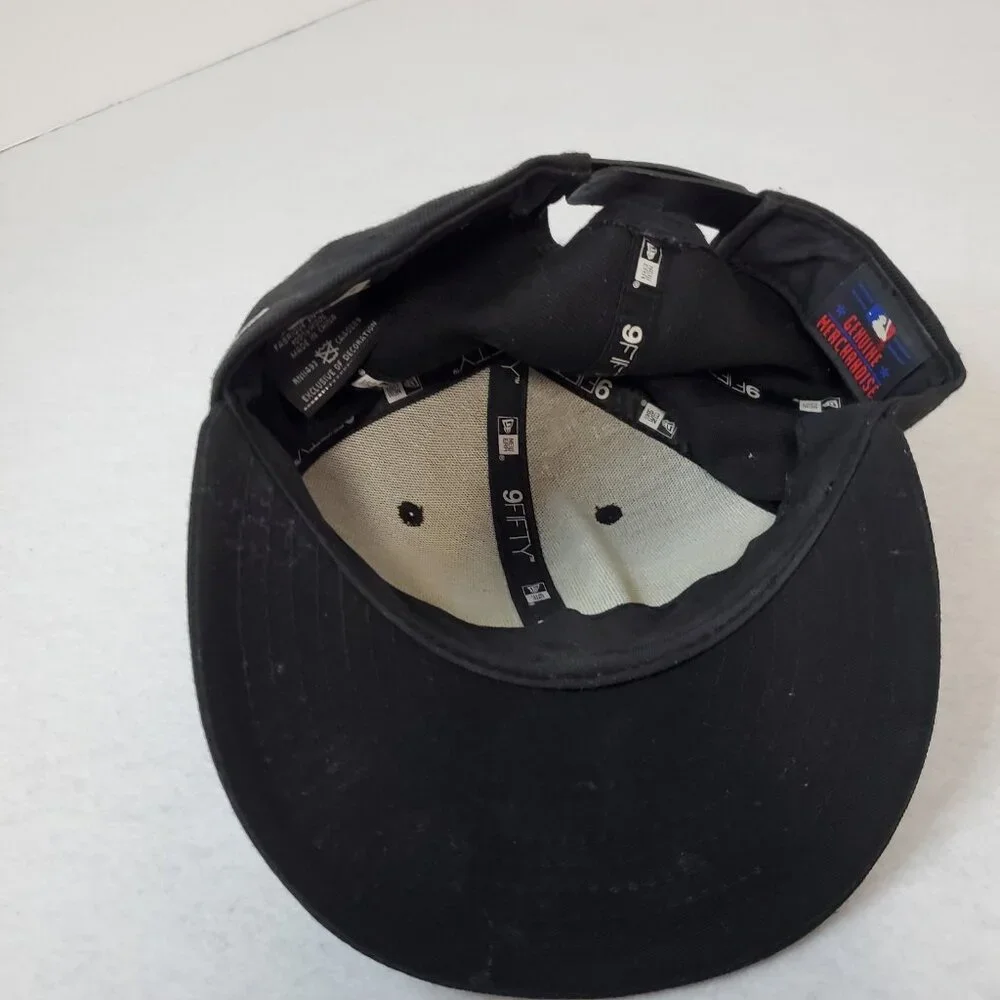New Era MLB Black & White LA Dodgers 59Fifty Fitted Hat - Picture 10 of 12